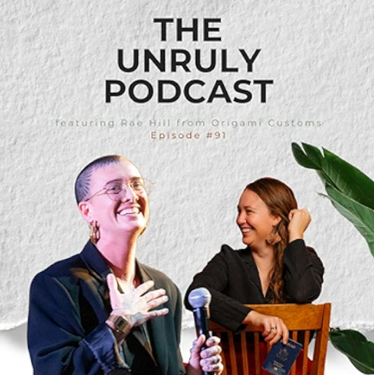 Parler de briser le genre binaire, de mode lente et d'euphorie corporelle sur le podcast Unruly